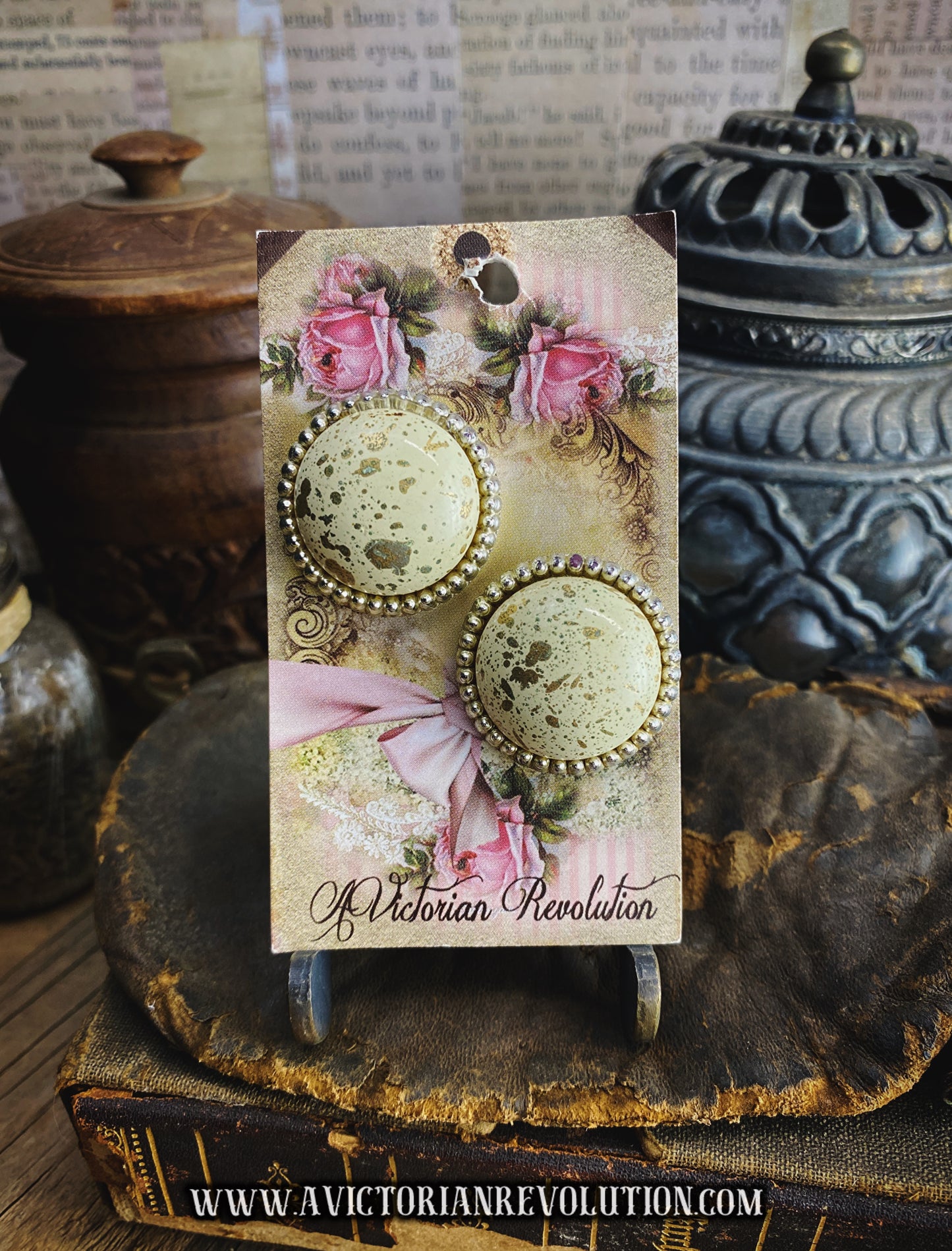 Speckled Cream and Gold Button Studs - Vintage Style - Cabochon - Round - Used