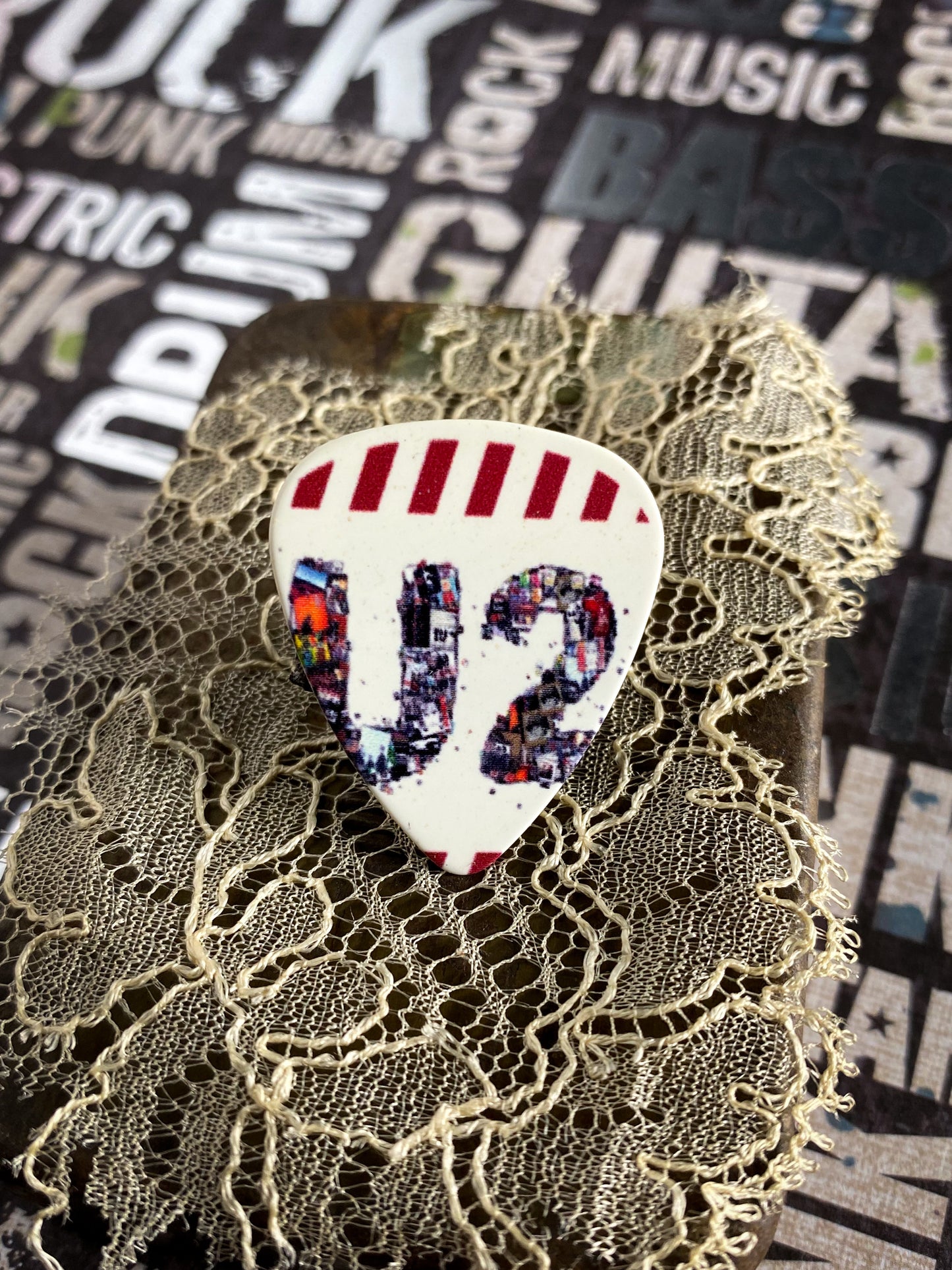 Guitar Pick Pin - U2