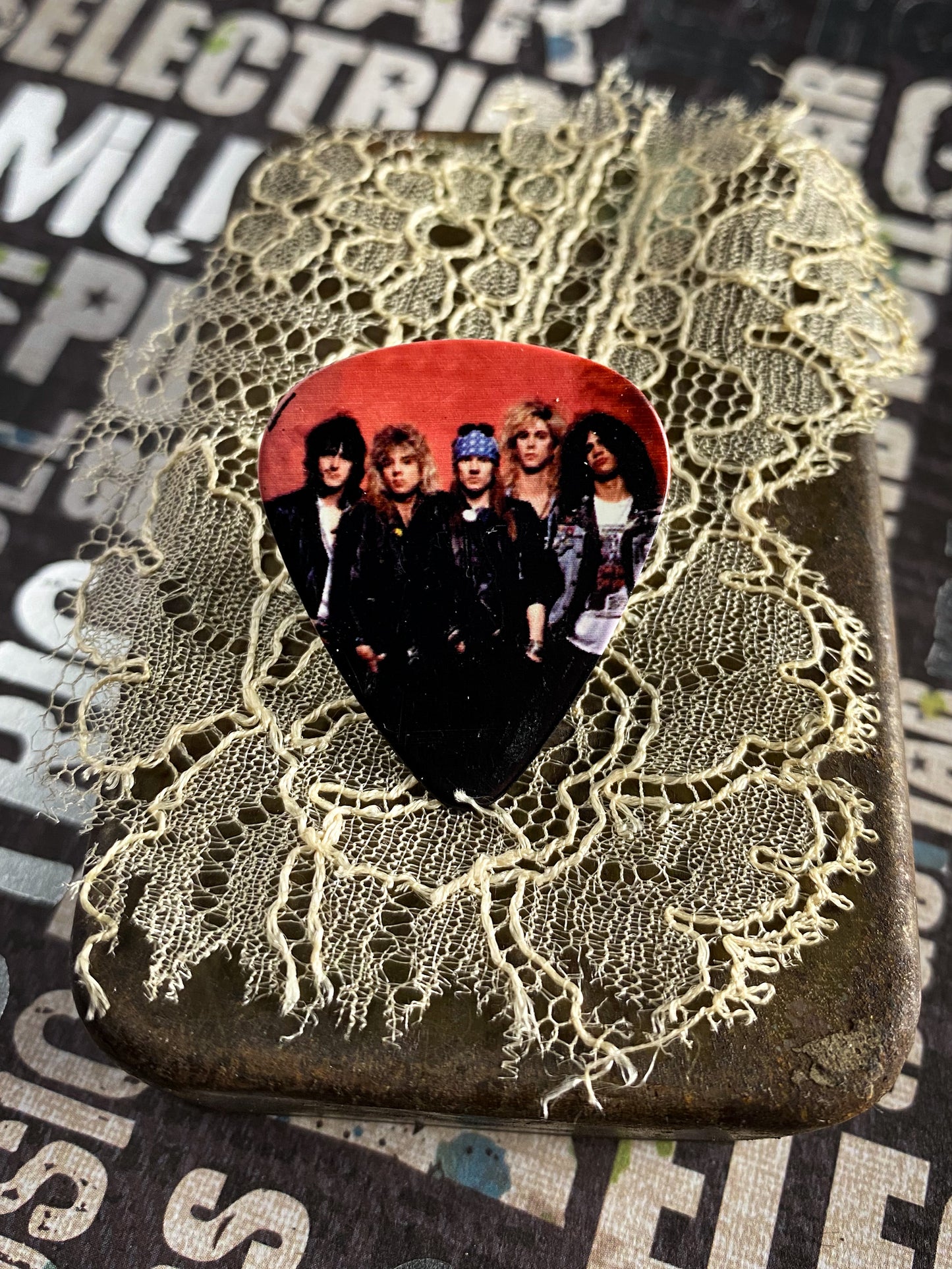 Guitar Pick Pin - Guns N’ Roses