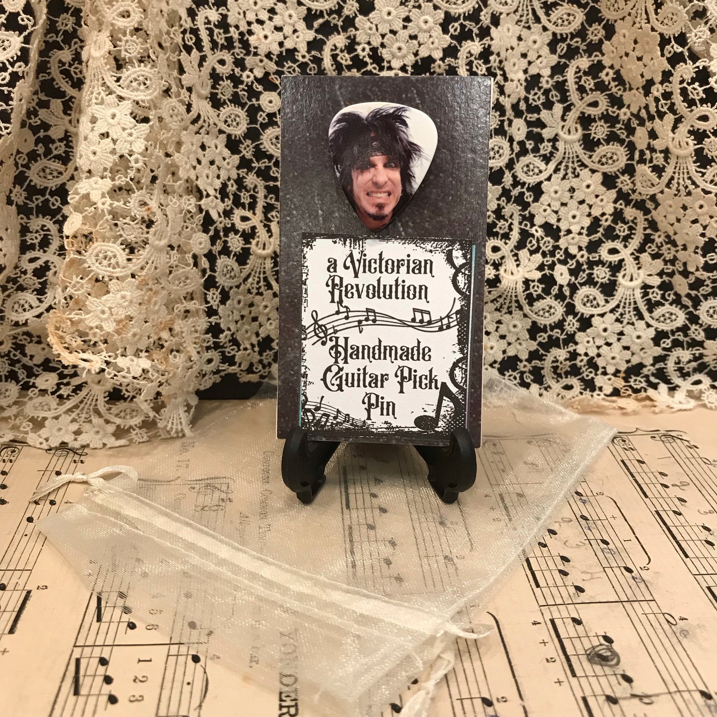 Guitar Pick Pin - Nikki Sixx of Mötley Crüe