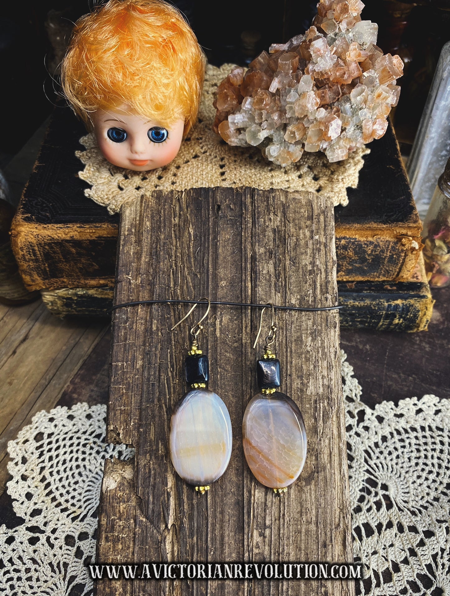 Brown and Tan Banded Agate Oval Dangle Earrings - Handmade - Bohemian Style Vintage Aesthetic