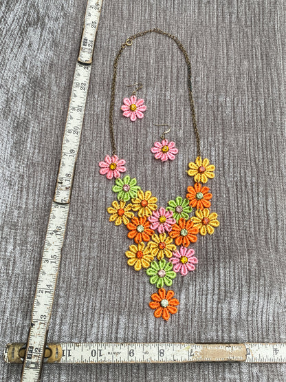 Multi-Color 60’s 70’s Hippie Necklace, Embroidered Daisy Bib Necklace, Retro Style, Pink Flower Earrings, Funky Floral Statement Jewelry Set