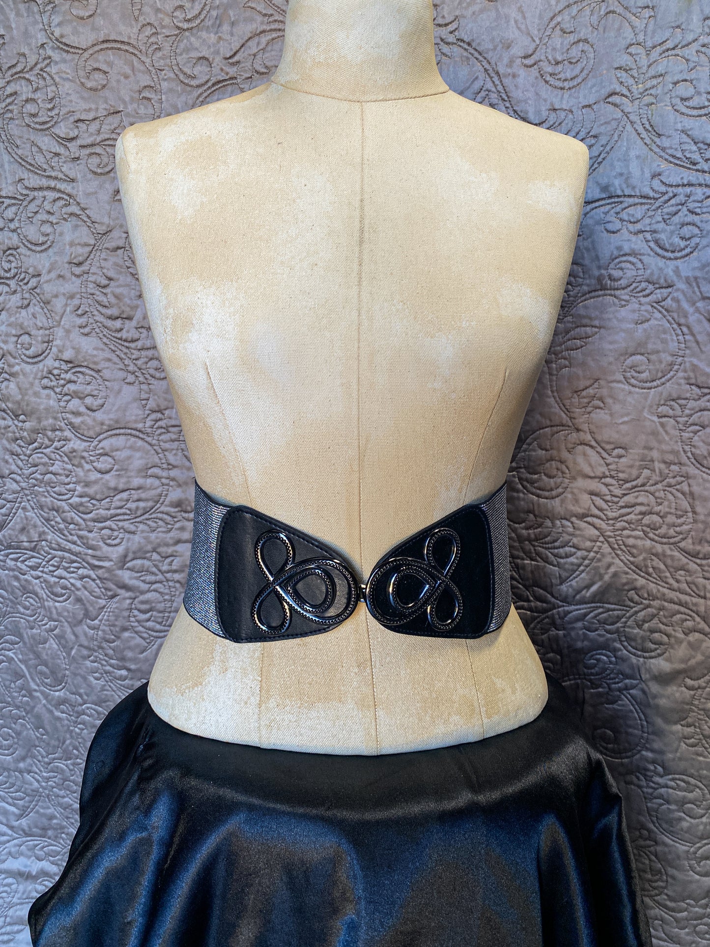 Black Elastic Waist Belt, Retro Cinch Style, Ornate Buckle, Statement Accessory