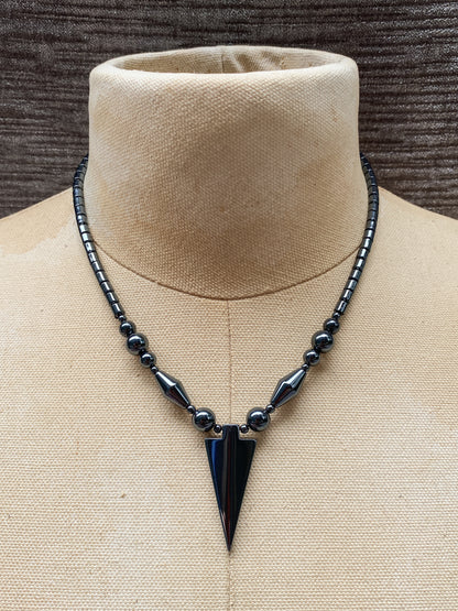 Vintage Hematite Arrowhead Pendant Necklace - Retro Gunmetal Gray Southwestern Style Choker - Dark Metallic Geometric Stone Statement Jewelry