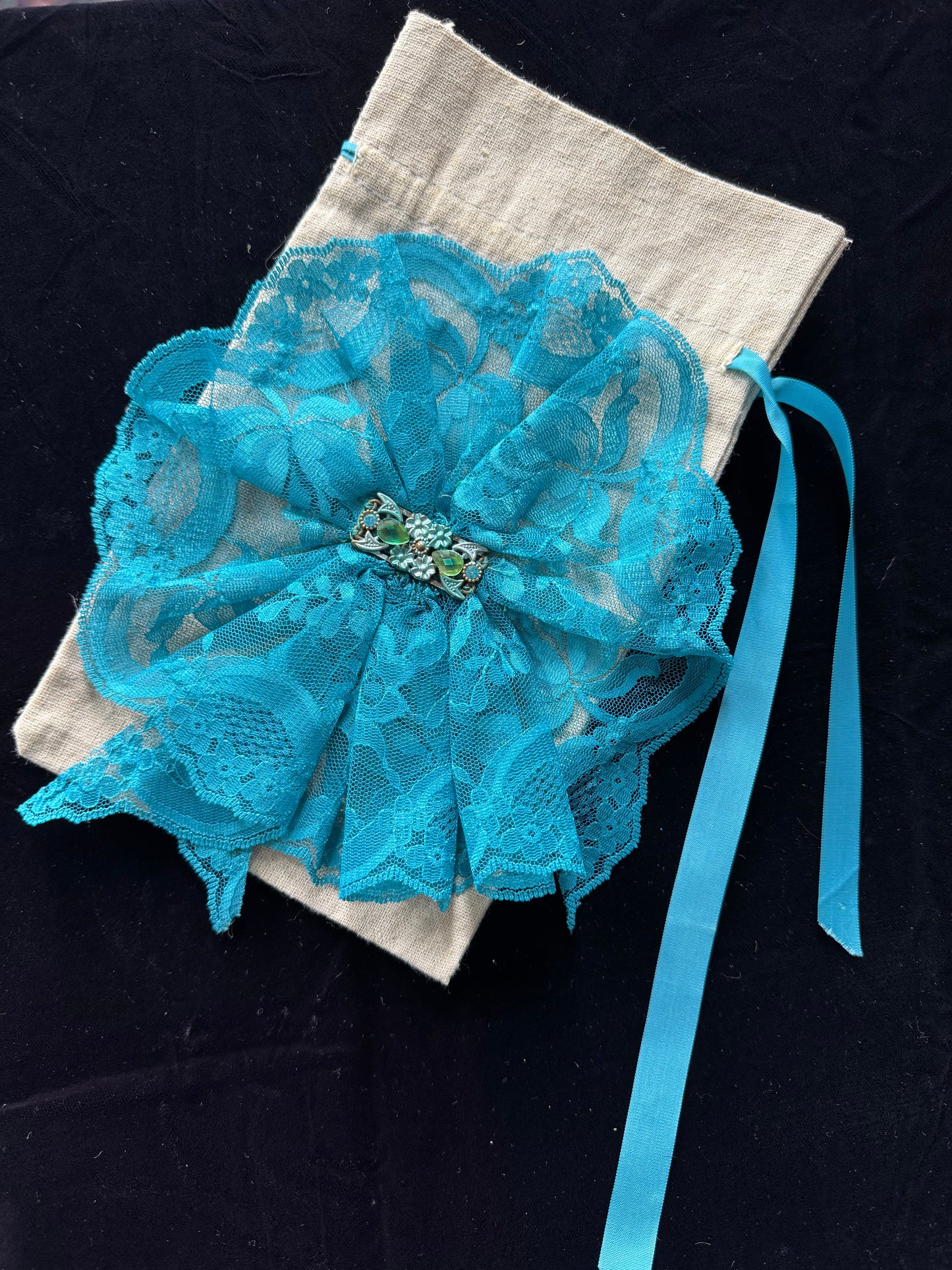 Drawstring bag with Blue Lace Flower