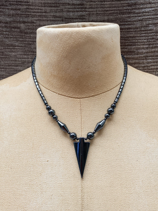 Vintage Hematite Arrowhead Pendant Necklace - Retro Gunmetal Gray Southwestern Style Choker - Dark Metallic Geometric Stone Statement Jewelry