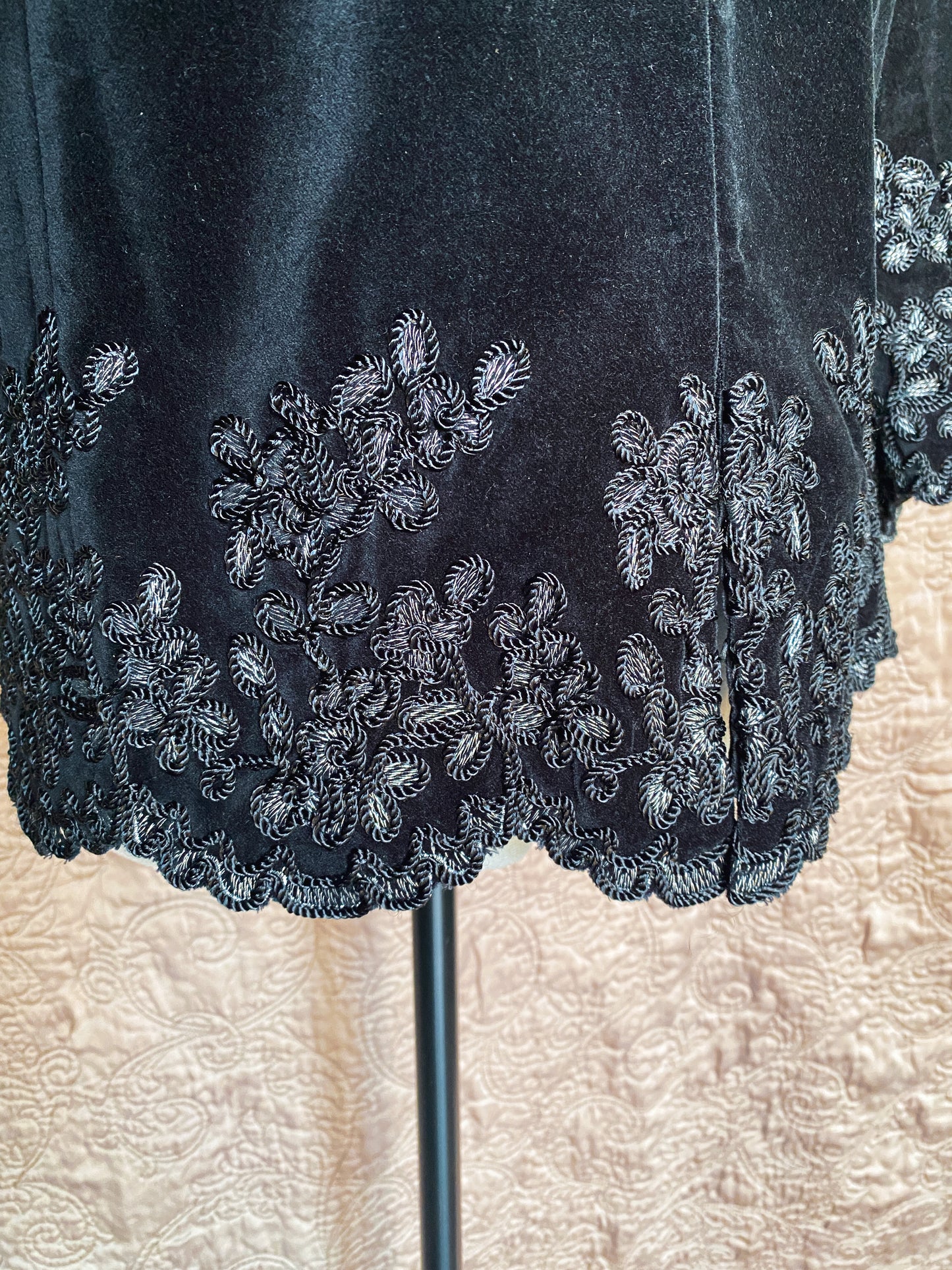 Peter Nygard Black Velvet Evening Jacket - Embroidered Hem, Floral Trim - Formal, Elegant - Size 12