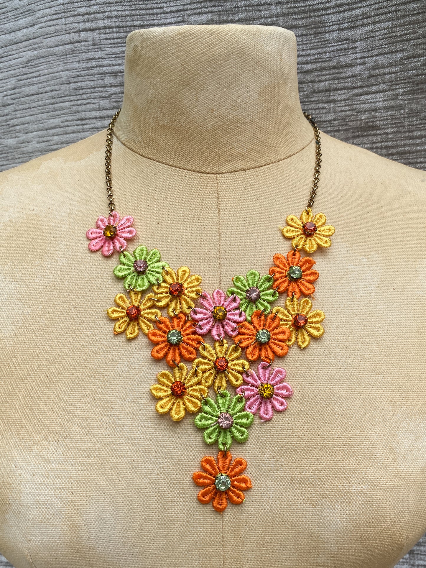 Multi-Color 60’s 70’s Hippie Necklace, Embroidered Daisy Bib Necklace, Retro Style, Pink Flower Earrings, Funky Floral Statement Jewelry Set