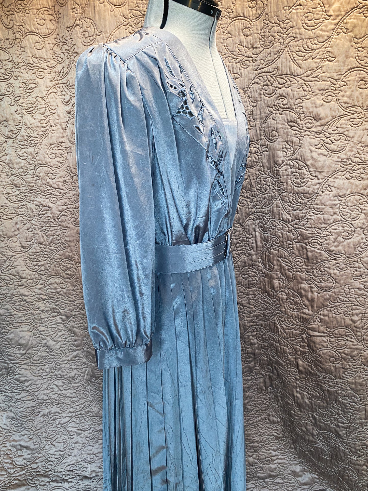 Silver Gray Retro Pleated Midi Dress - V-Neck Long Sleeve - Vintage 80s Secretary Style Dress - Size Medium