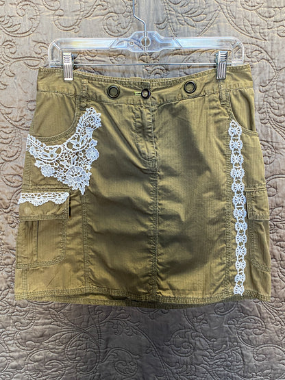 Ladies Tan Skirt with White Trim Medium