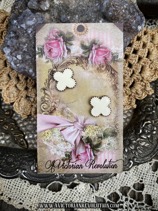 Cream Quatrefoil Stud Earrings - Scalloped Clover Design - Gold Tone Edging