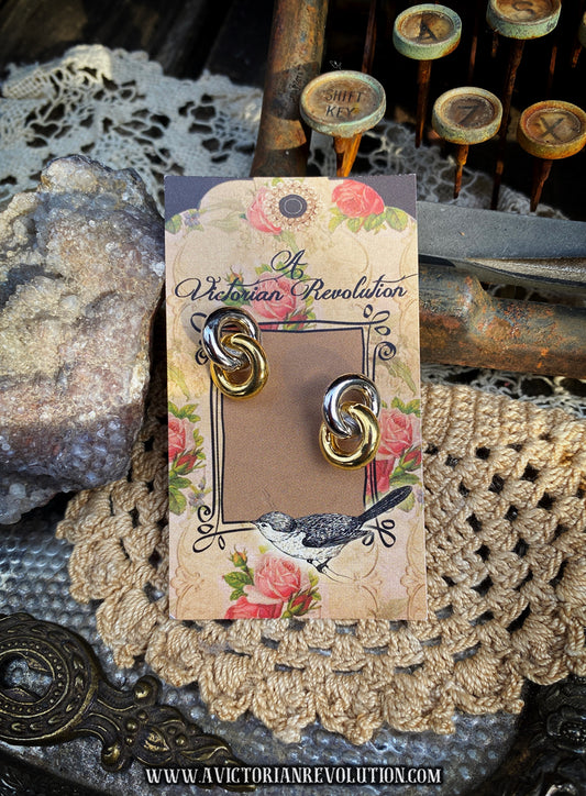 1990’s Gold Tone Interlocking Loop Cufflinks - Minimalist Geometric Style