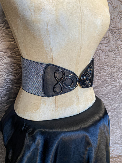 Black Elastic Waist Belt, Retro Cinch Style, Ornate Buckle, Statement Accessory