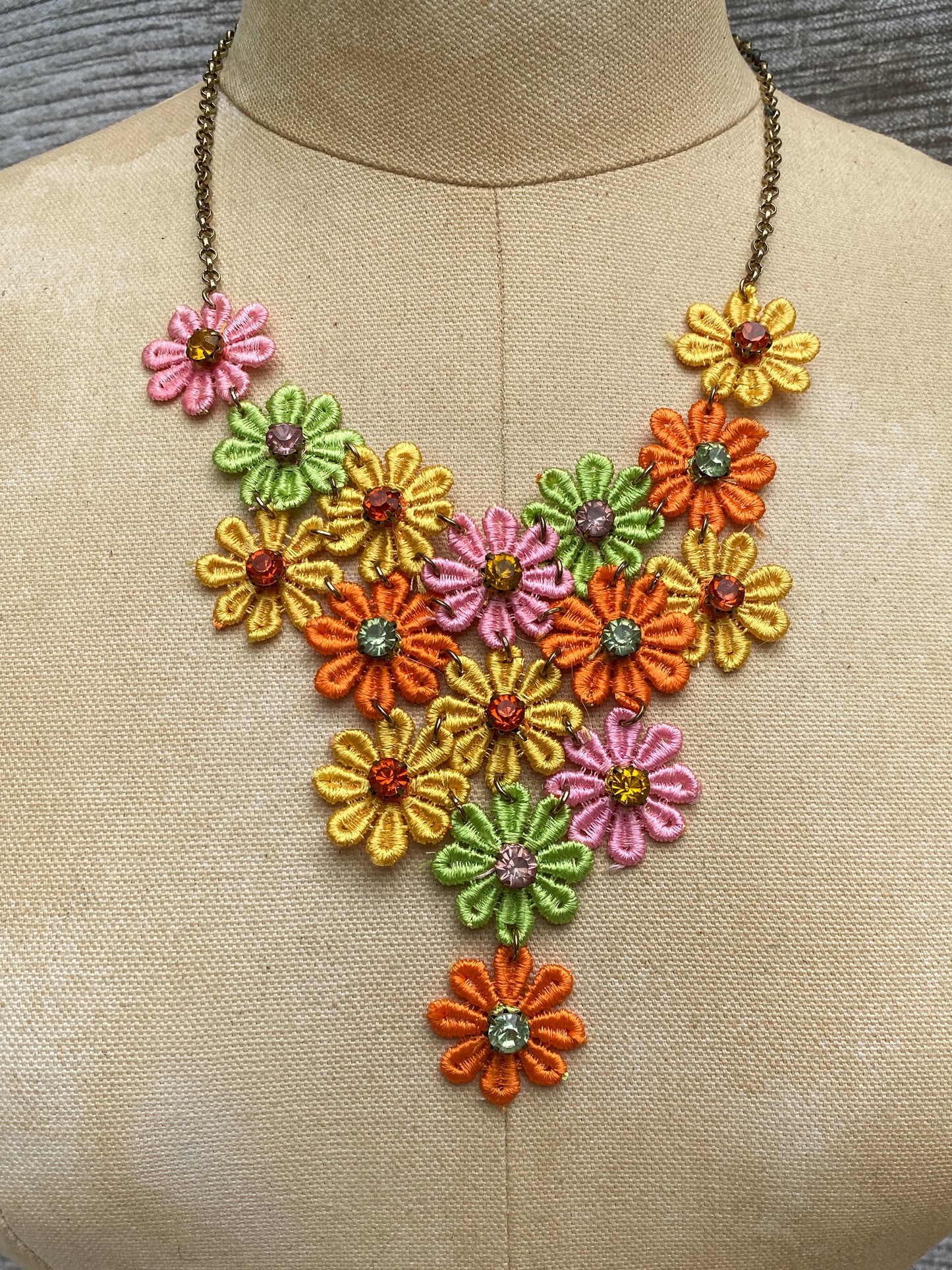 Multi-Color 60’s 70’s Hippie Necklace, Embroidered Daisy Bib Necklace, Retro Style, Pink Flower Earrings, Funky Floral Statement Jewelry Set
