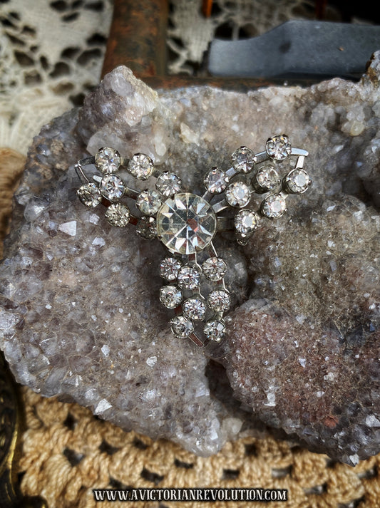 Clear Crystal Rhinestone Sparkling Brooch - Silver Tone - Vintage