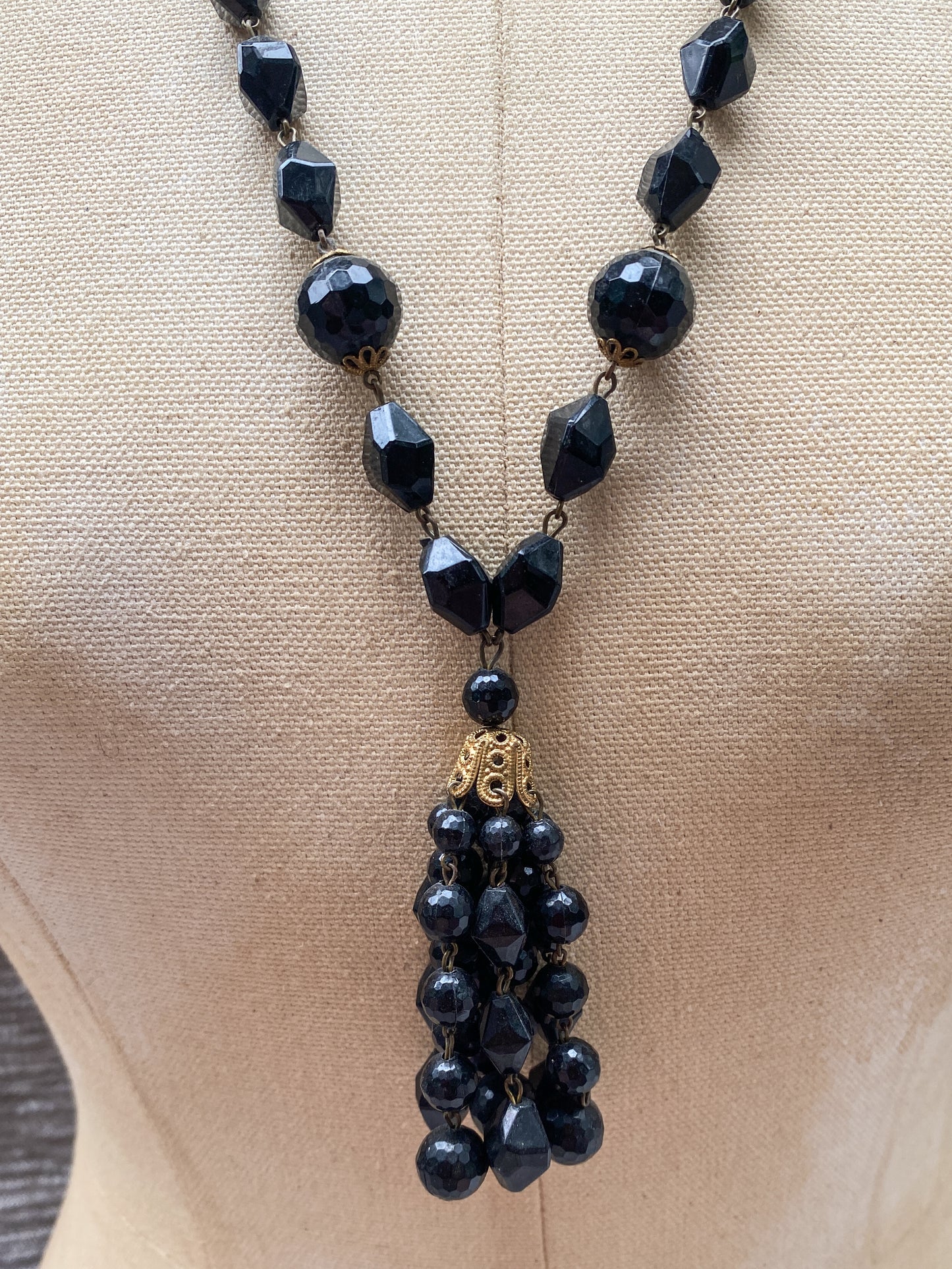 Vintage Black And Gold Tone Faceted Bead Tassel Pendant Necklace - Retro Statement Jewelry