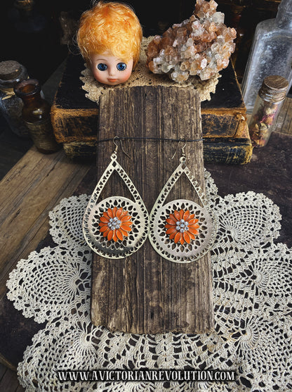 Orange Enamel Daisy Gold Tone Filigree Teardrop Dangle Earrings Used Vintage Boho Style
