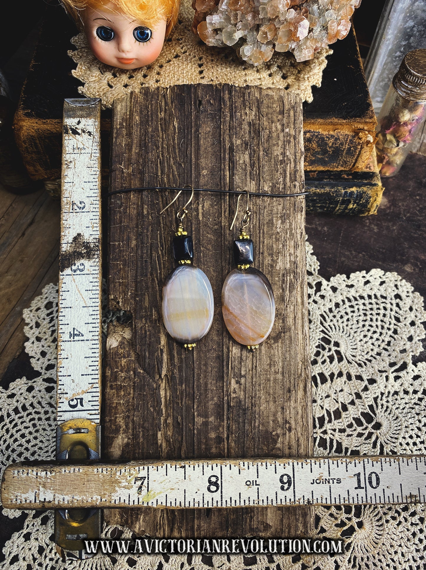 Brown and Tan Banded Agate Oval Dangle Earrings - Handmade - Bohemian Style Vintage Aesthetic