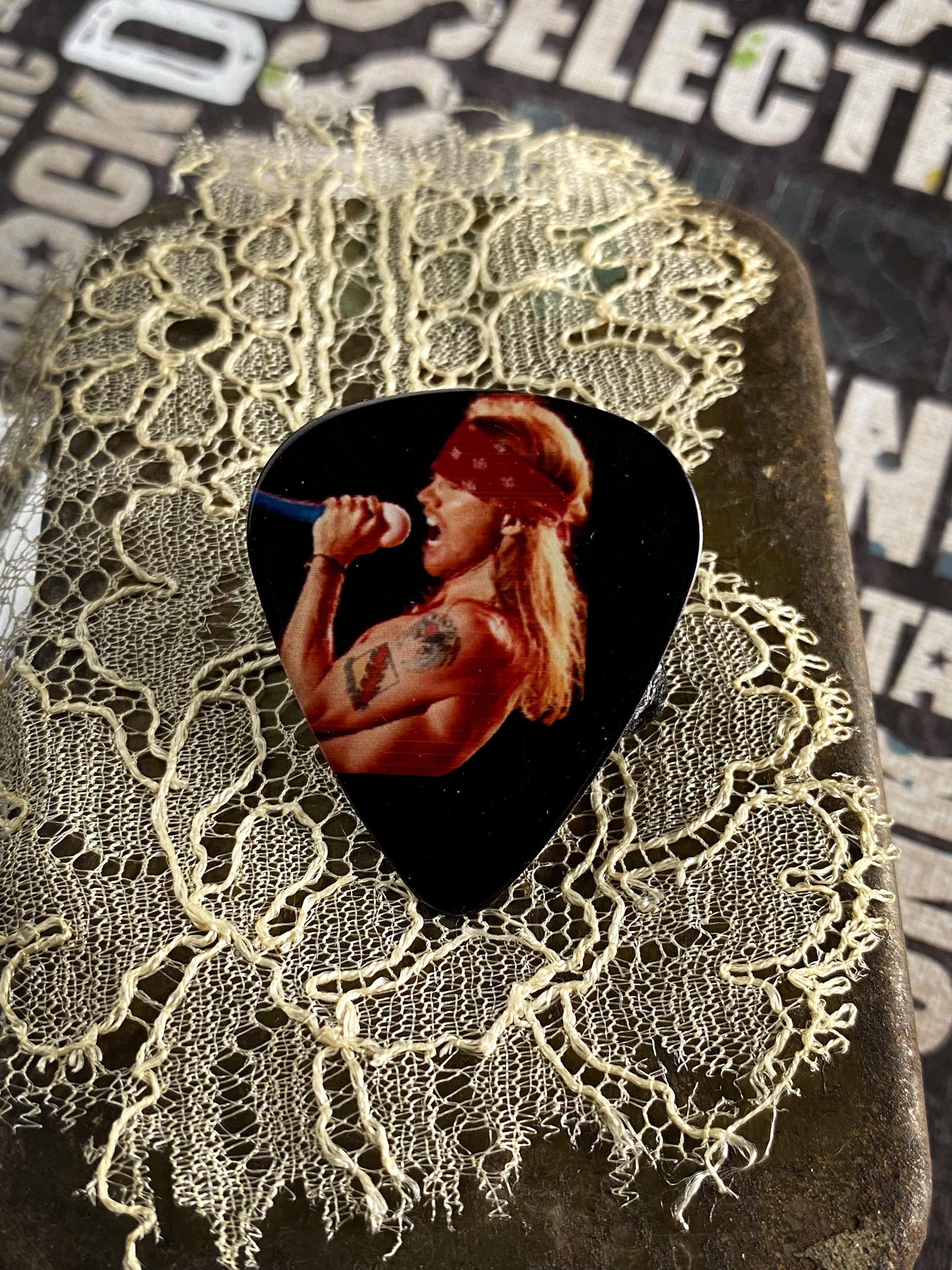 Guitar Pick Pin - Axl Rose of Guns N' Roses