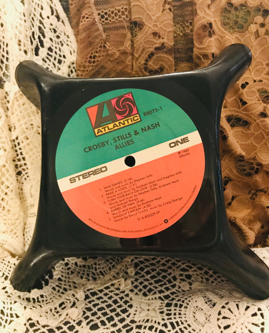 Record Bowl Crosby, Stills and Nash…Allies
