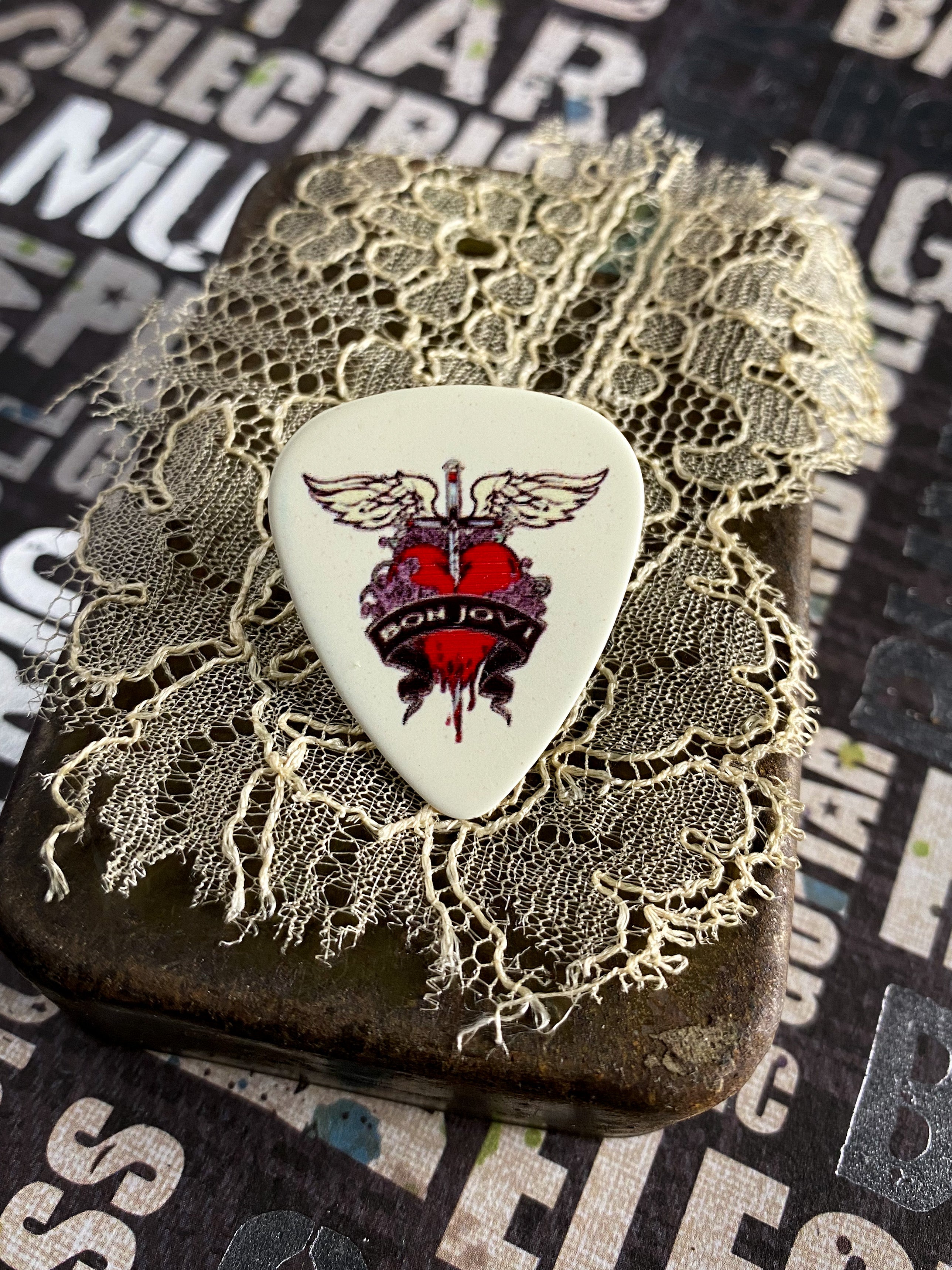 Guitar Pick Pin - Bon Jovi