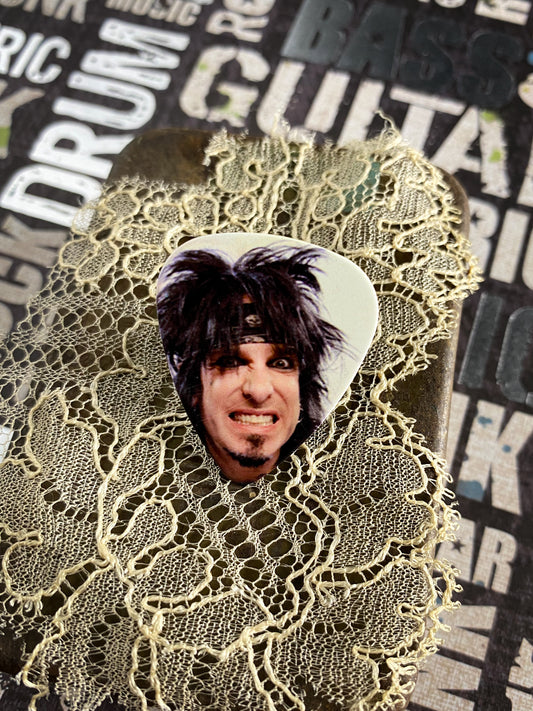 Guitar Pick Pin - Nikki Sixx of Mötley Crüe