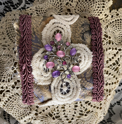 Elegant Victorian Wrist Cuff