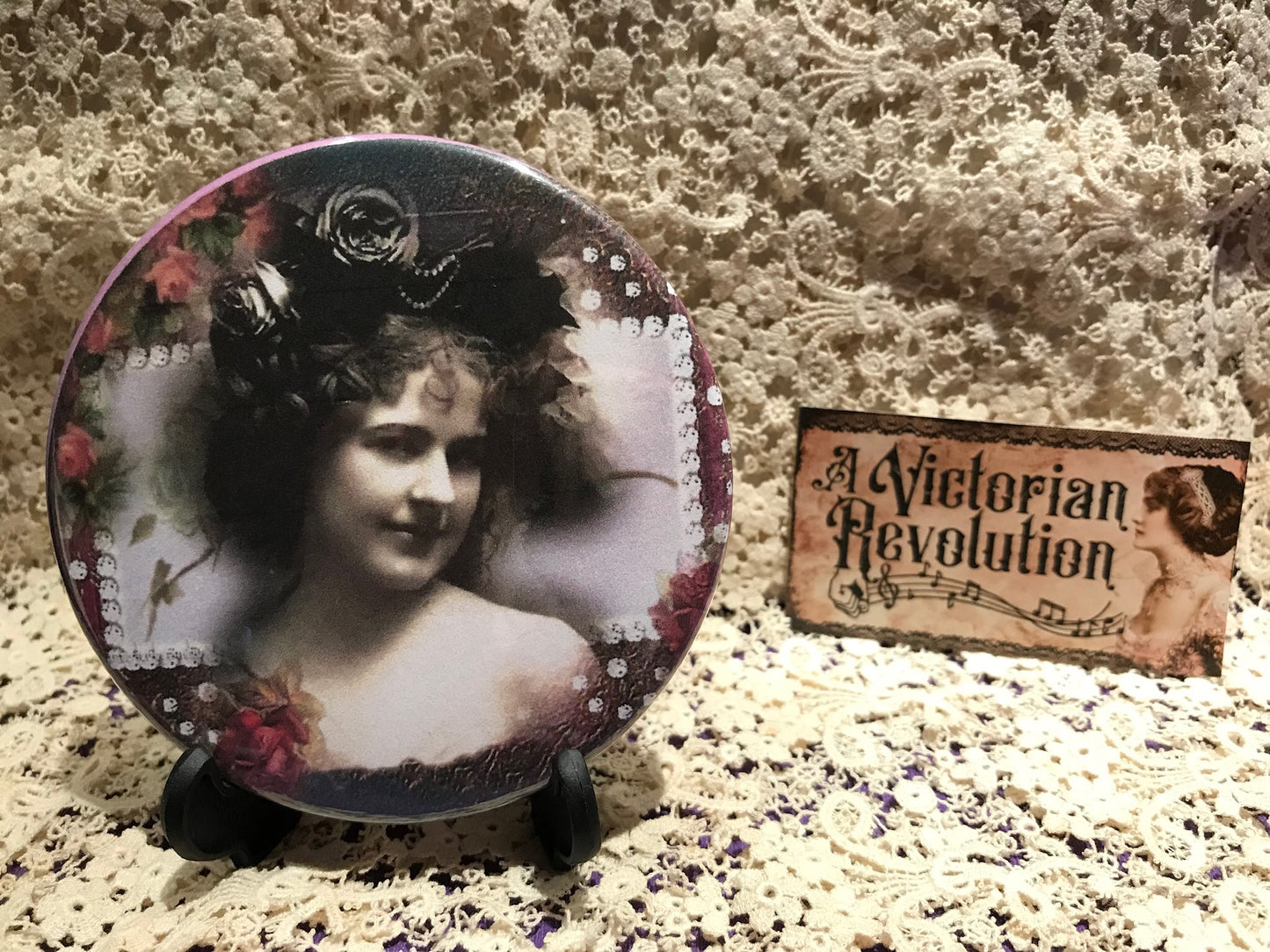 Pocket Mirror- Elizabeth