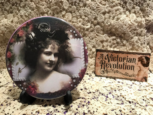 Pocket Mirror- Elizabeth