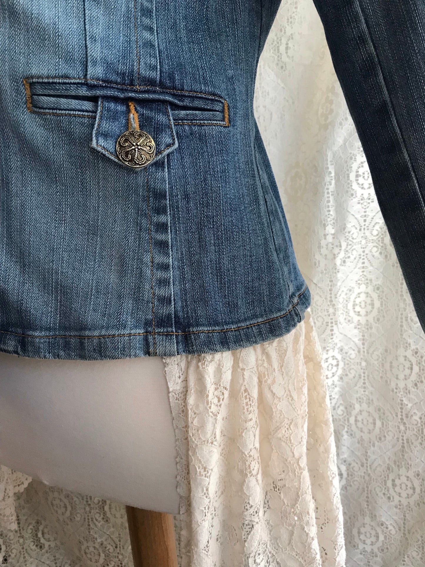 Ladies Denim Western Style Jacket -LARGE