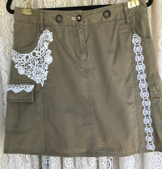 Ladies Tan Skirt with White Trim Medium