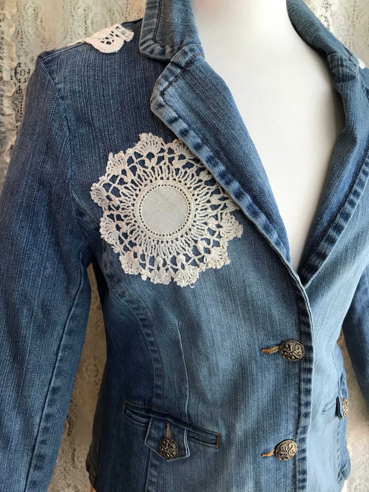 Ladies Denim Western Style Jacket -LARGE