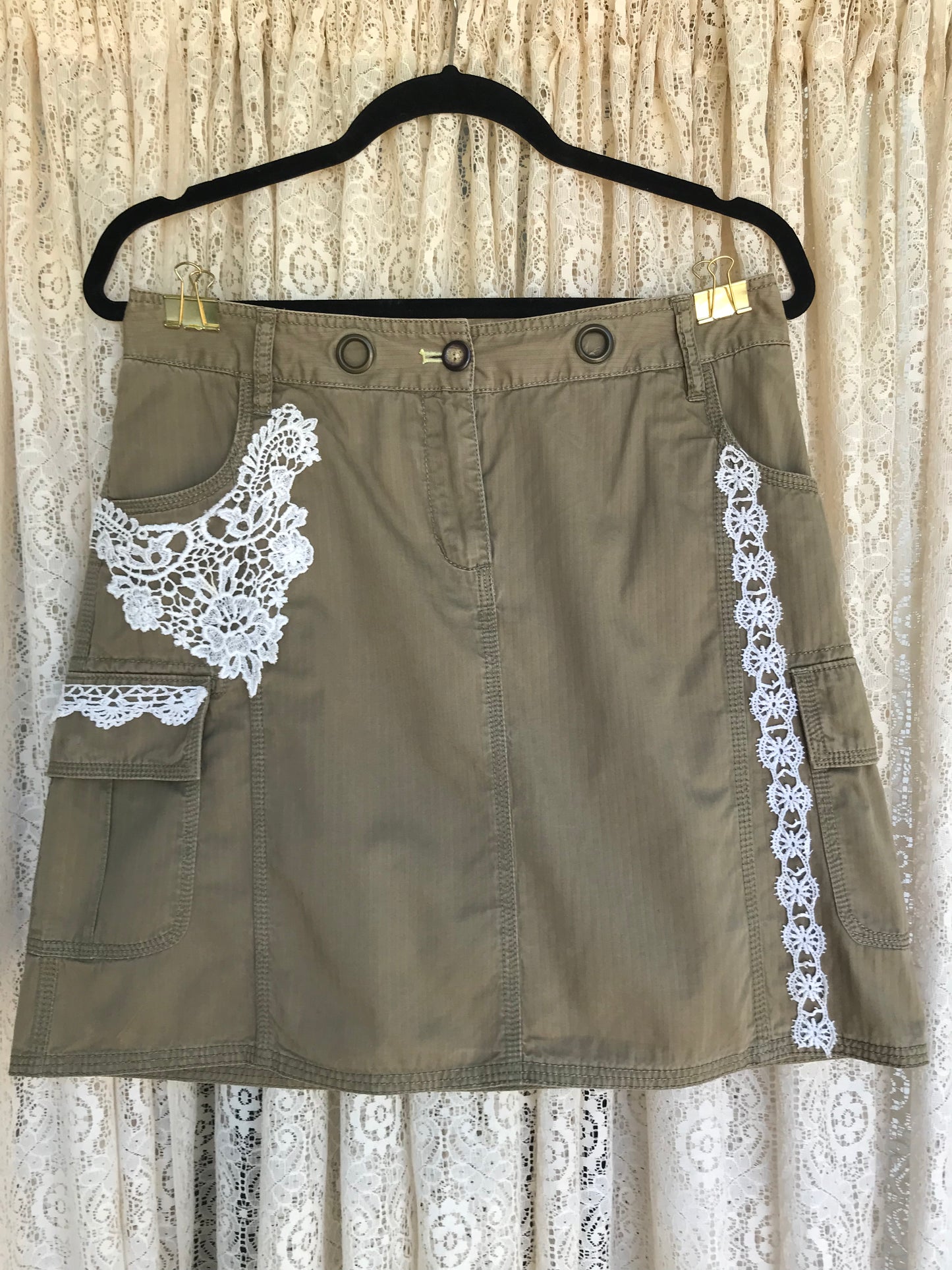 Ladies Tan Skirt with White Trim Medium